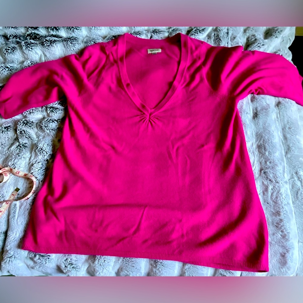 Avenue V-neck hot pink sweater